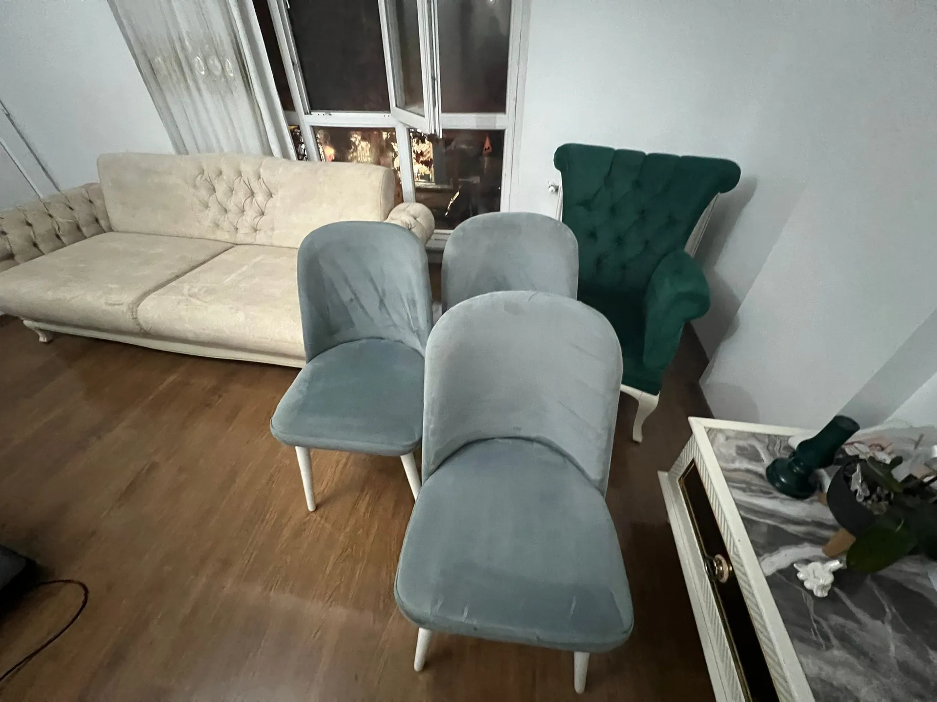 Sandalye yıkama hizmeti